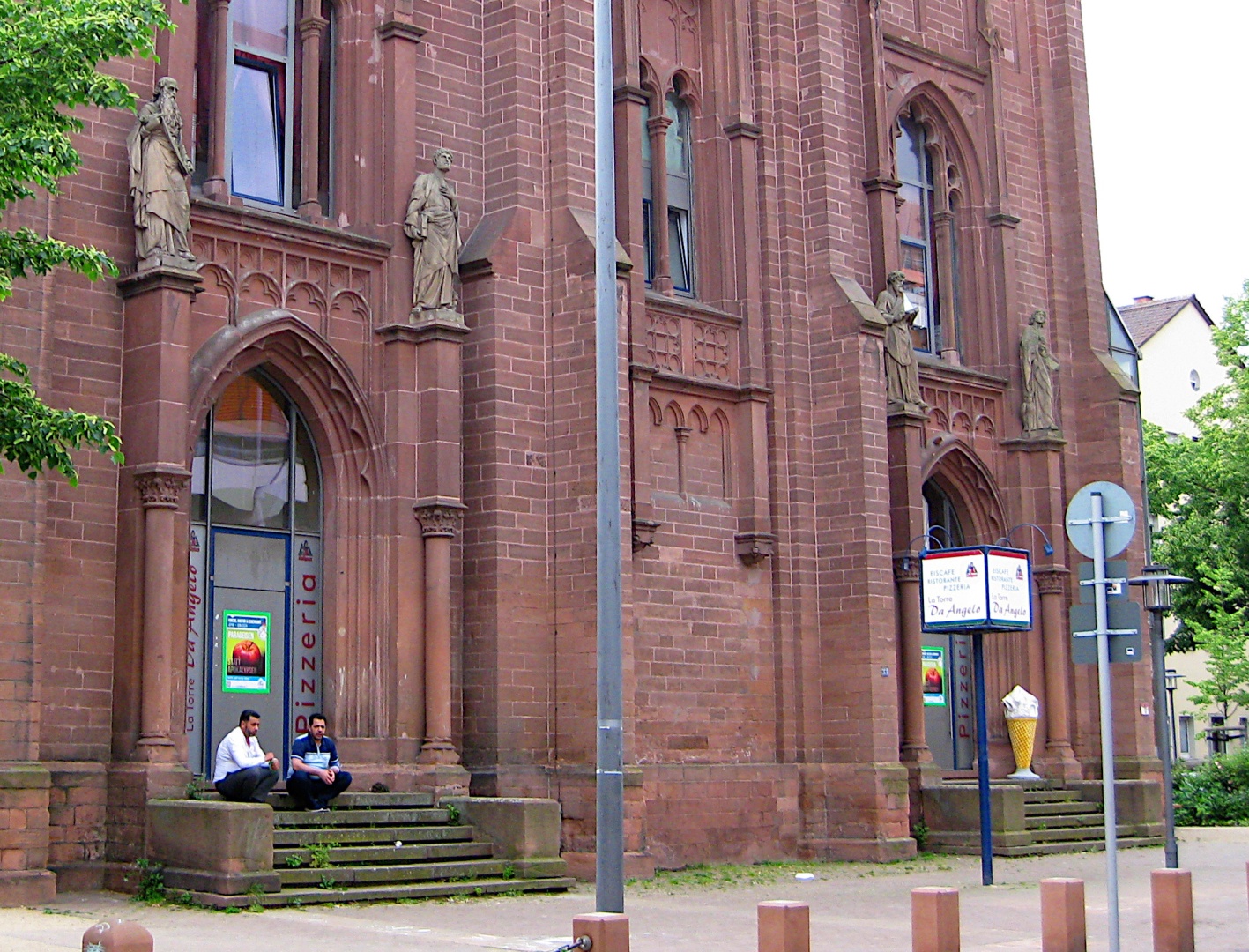 Ludwighafen am Rhein's pizza church.