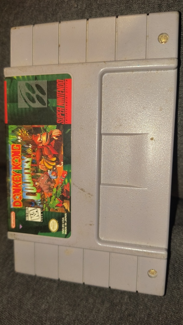 Donkey Kong Country for SNES cartridge
